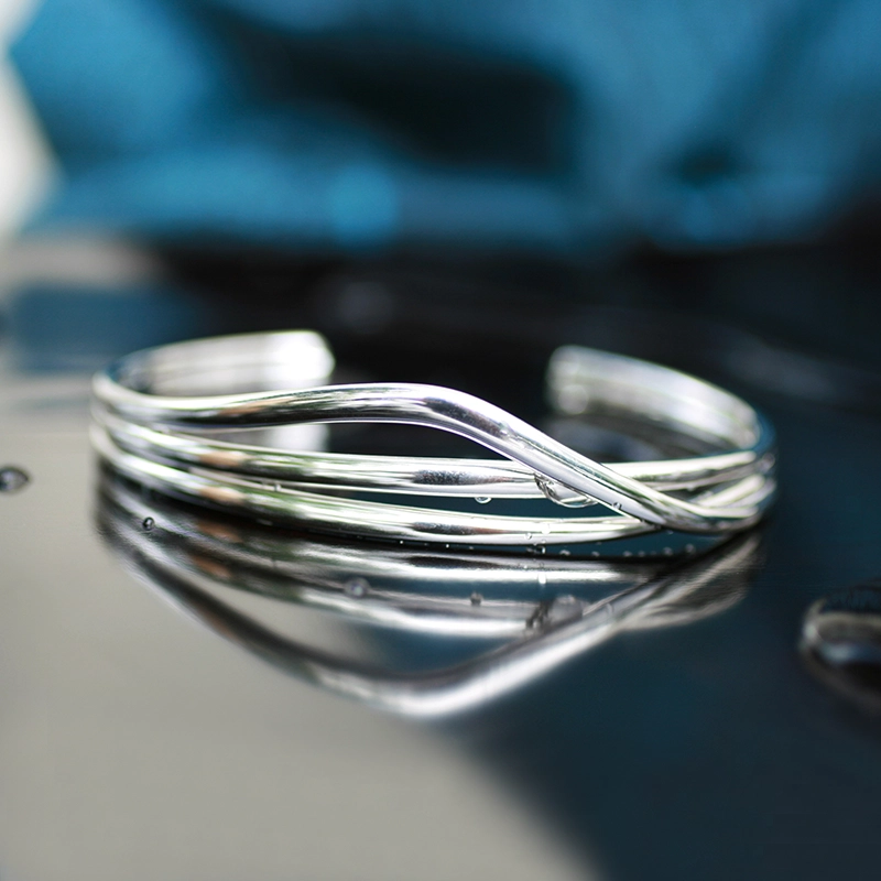 zazalili-nerida-bangle-silver-stillife
