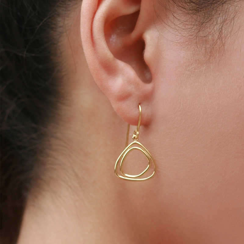 zazalili-nerida-earrings-gold-closeup